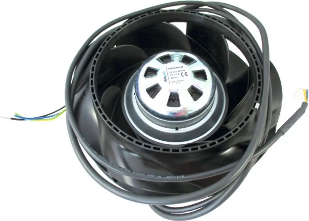 Ventilator von Wolf, mit mehreren Rotorblättern und Kabeln, deutlich erkennbar, ohne spezifische Maße oder Modellbezeichnung im Bild.